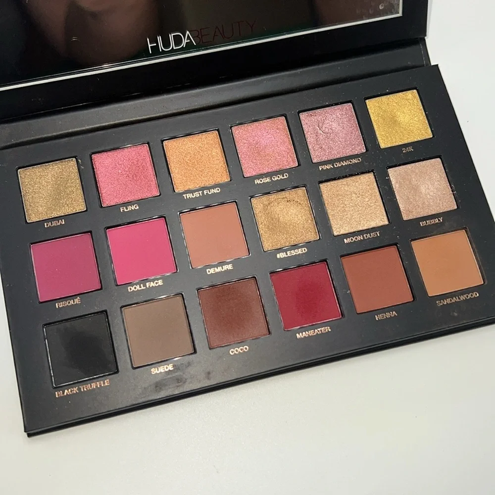 🩷NWT HUDA BEAUTY ROSE GOLD PALETTE REMASTERED - Picture 13 of 13